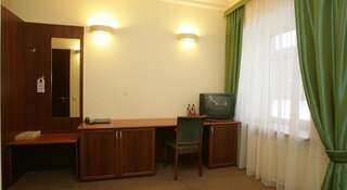 Гостиница Бристоль-Жигули Самара Двухместный номер "Комфорт" с 2 отдельными кроватями-1